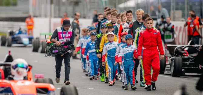 «Здесь и сейчас начинается ваш путь в большой автоспорт!»