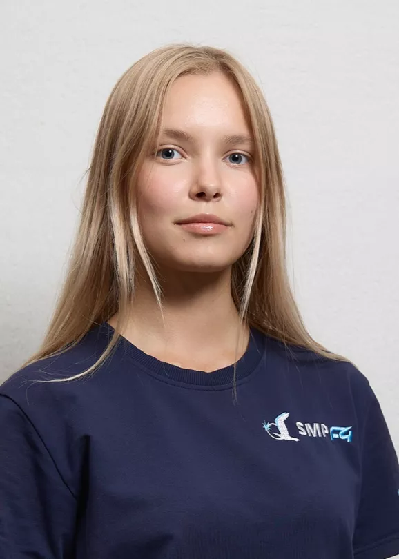                                                          Хохлова Диана Администратор паддока SMP Karting, SMP F4
                                                     