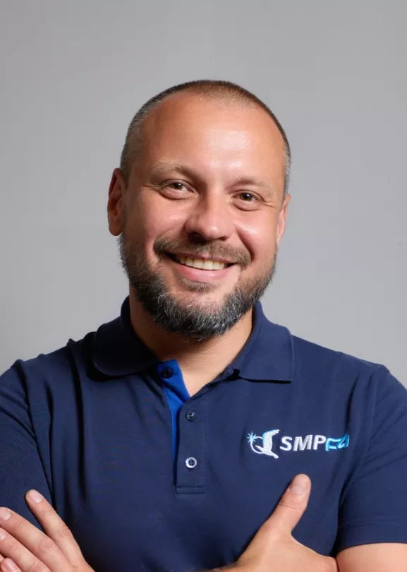                                                          Авдошин Денис Управляющий проектами SMP Karting Academy и SMP Karting Academy 4T
                                                     