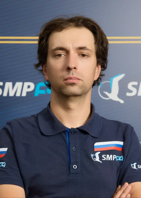                                                          Данилов Роман Старший механик SMP F4
                                                     