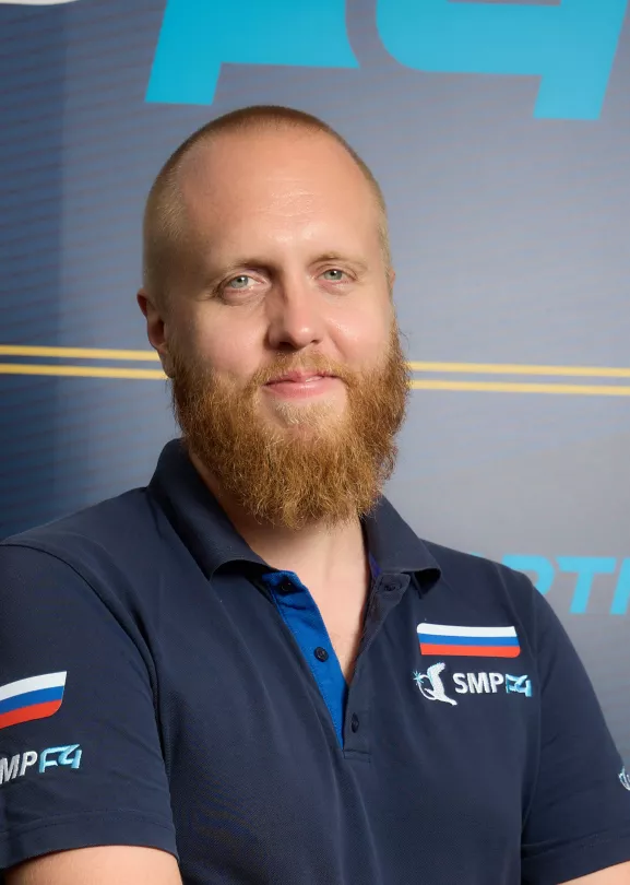                                                          Кириллов Артём Менеджер по маркетингу ООО "Академия СМП"
                                                     