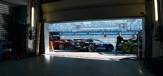 Еще больше гонок и новые участники. Сезон Зимней кольцевой серии продолжится на Сириус Автодроме.